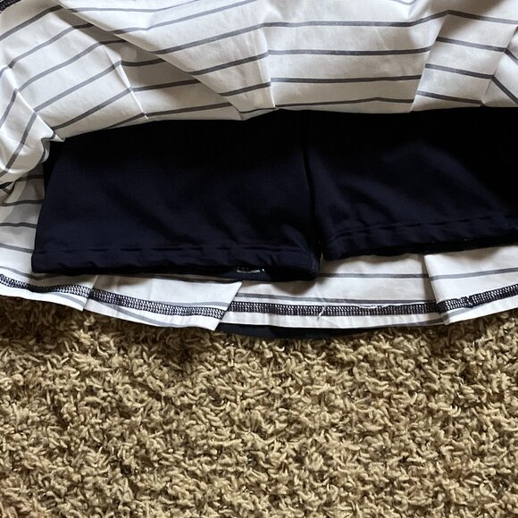 Excellent Lululemon Chase Me Skirt w/ Shorts Running Tennis Sz 4 - Picture 10 of 14